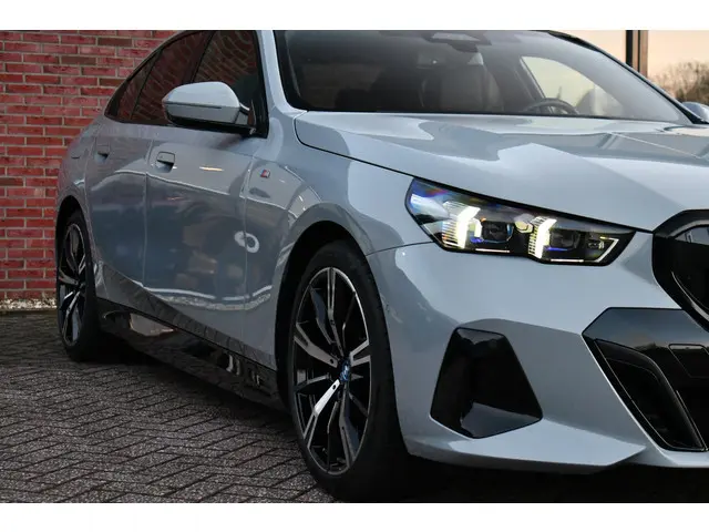 BMW 5 Serie 530e M-Sport 2024 Hybride Benzine 34