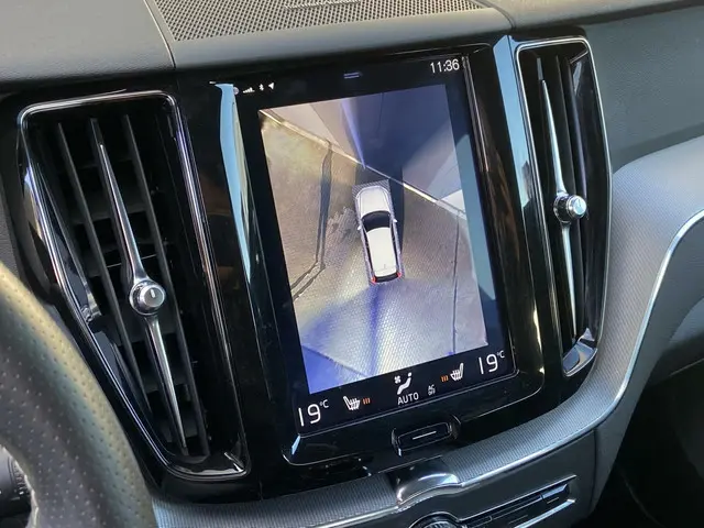 Volvo XC60 2.0 T5 AWD R-Design 2019 Benzine 19