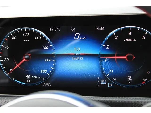 Mercedes-Benz A-Klasse 180 AMG 2019 Benzine 13