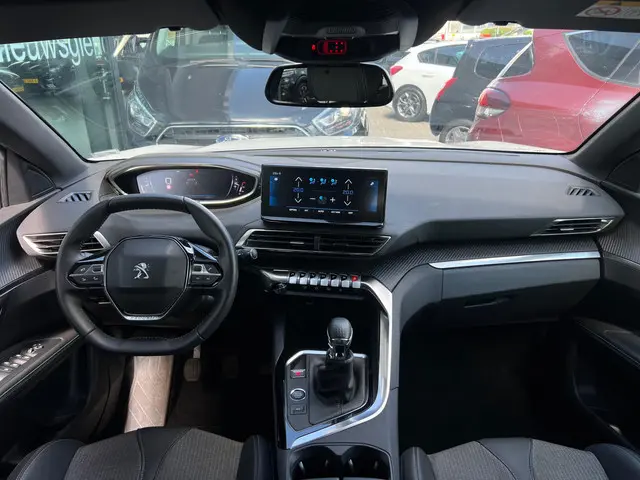 Peugeot 5008 1.2 PureTech Allure 2024 Benzine 4