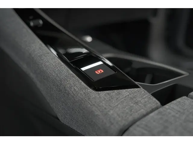 Peugeot 5008 HYbrid 145 e-DCS6 GT 2025 Hybride Benzine 41