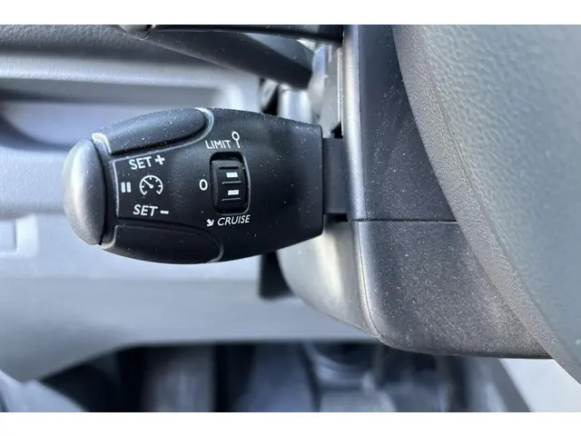 Toyota ProAce Worker 2.0 D-4D Live 2023 Diesel 9