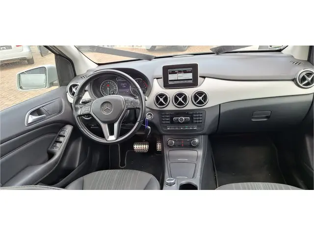 Mercedes-Benz B-Klasse 200 2014 Benzine 8