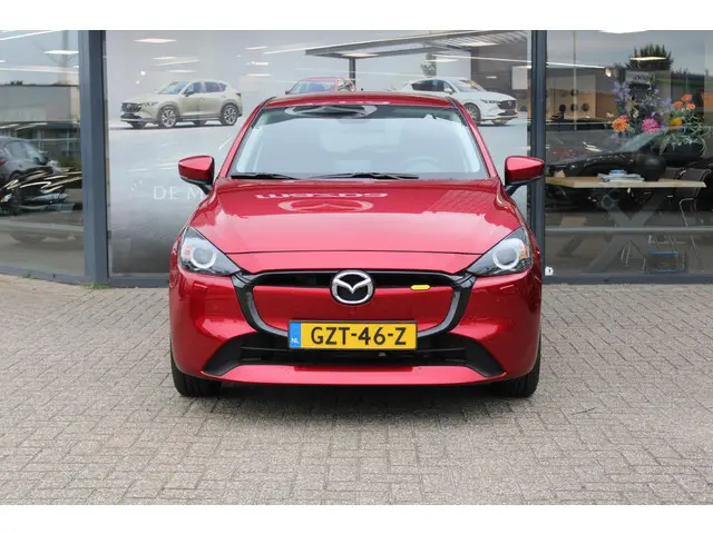 Mazda 2 3