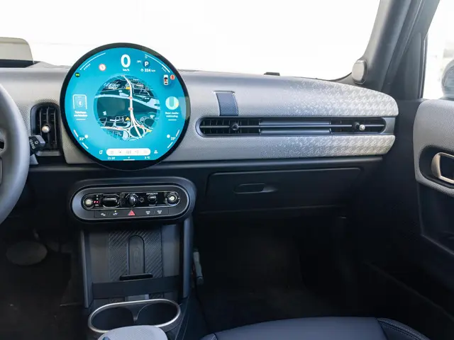 MINI 5-Deurs Cooper C Favoured 2025 Benzine 9