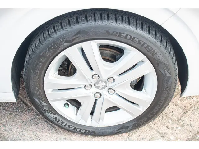 Peugeot 208 1.2 PureTech Signature 2019 Benzine 10