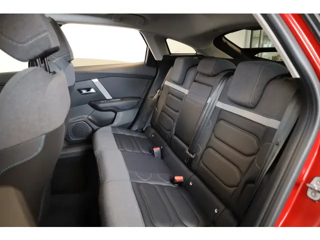 Citroën C4 PT 130 Shine Automaat-8 2023 Benzine 19