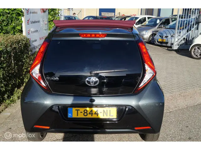 Toyota Aygo 1.0 VVT-i x-clusiv met open dak 2020 Benzine 8