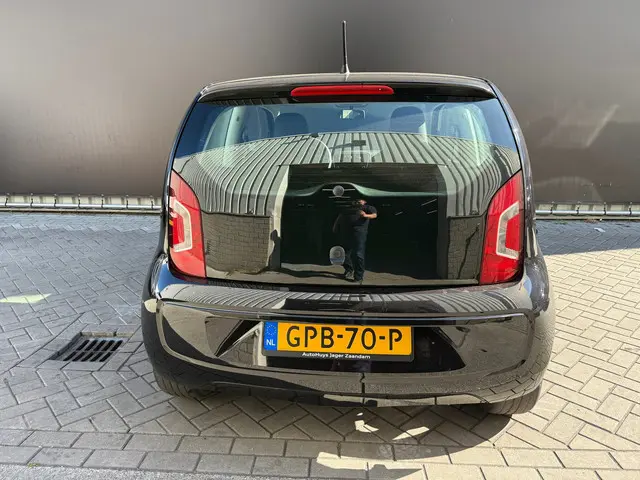 Volkswagen up! 1.0 groove up! BlueMotion 2015 Benzine 5