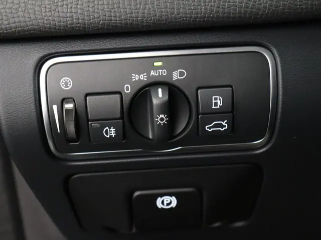 Volvo XC60 2.0 T5 FWD Ocean Race 2015 Benzine 19