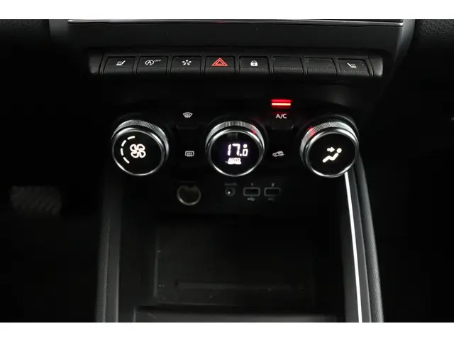 Renault Clio 1.3 TCe 130pk EDC Intens 2020 Benzine 26