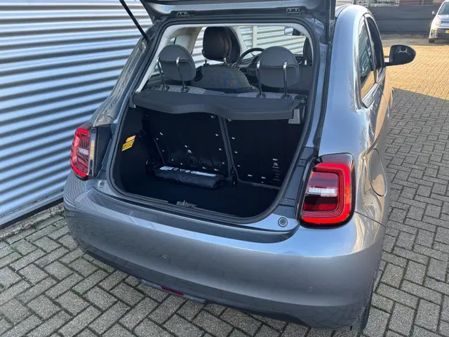 Fiat 500e La Prima 42 kWh 2022 Elektrisch 4