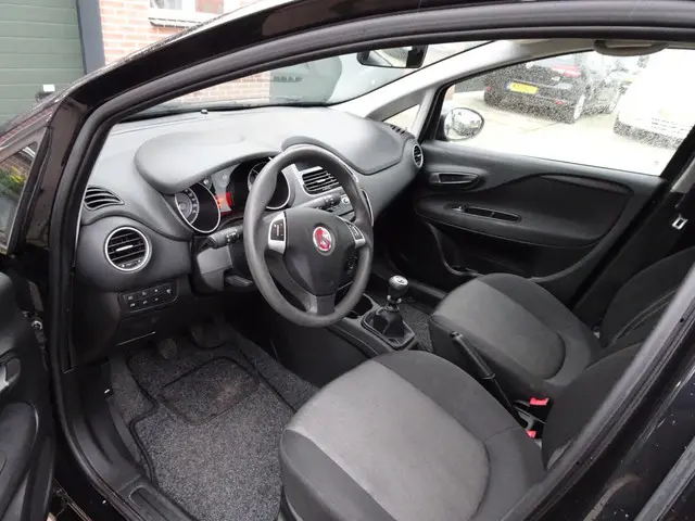 Fiat Punto Evo 1.2 Lounge 2017 Benzine 9