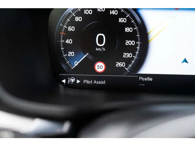 Volvo V60 T6 Recharge AWD R-Design 2022 Hybride Benzine 28