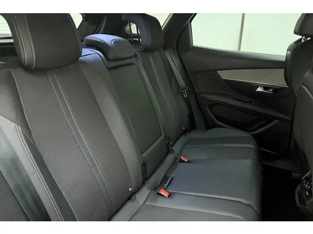Peugeot 3008 1.2T 130pk GT 2024 Benzine 16