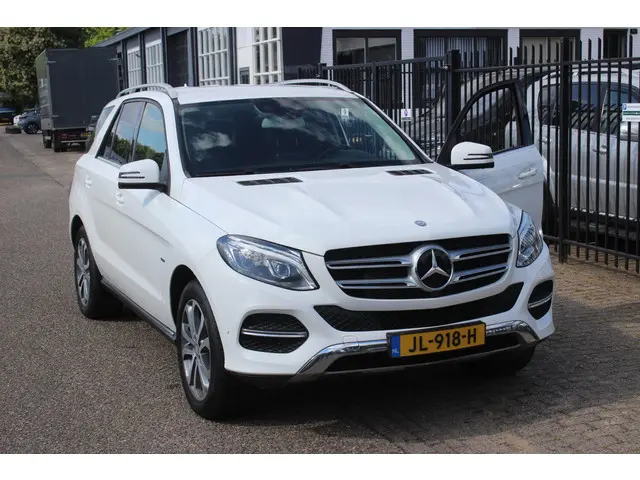 Mercedes-Benz GLE 500 e 4MATIC 2016 Hybride Benzine 23