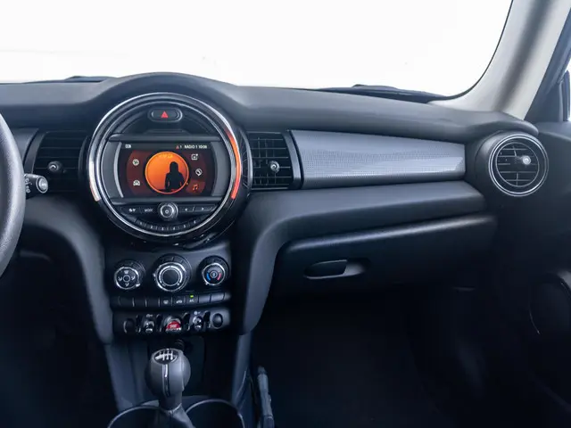 MINI 3-Deurs Cooper 2021 Benzine 9