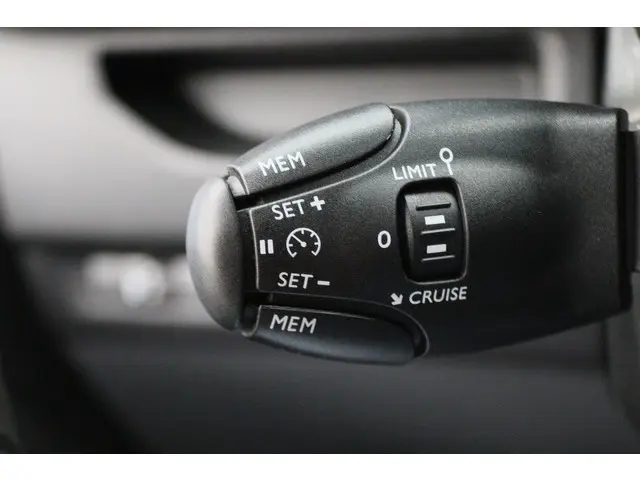 Peugeot Expert 2.0 BlueHDI 145 Automaat DC 2023 Diesel 37