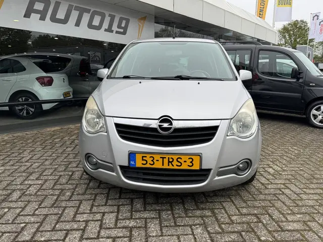 Opel Agila 1.0 Silver Edition 2012 Benzine 11