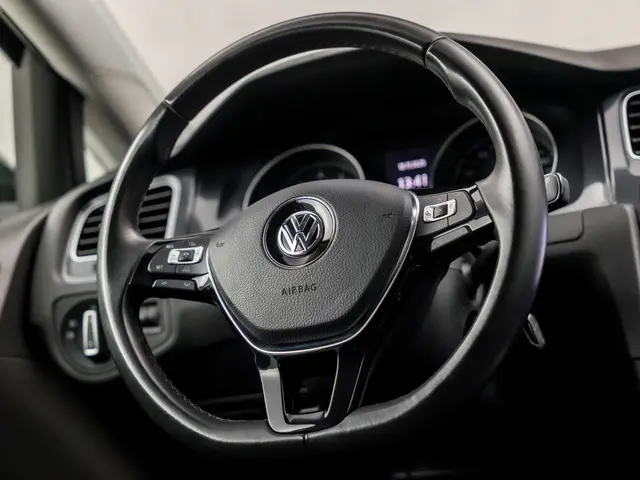 Volkswagen Golf 1.0 TSI Sportline 2017 Benzine 17