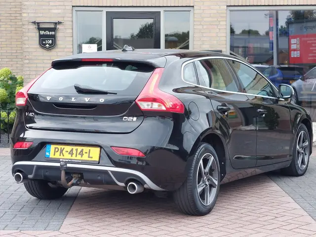 Volvo V40 2.0 D2 R-Design 2017 Diesel 10