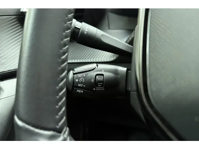 Peugeot 2008 1.2 PureTech Allure Pack 2022 Benzine 25