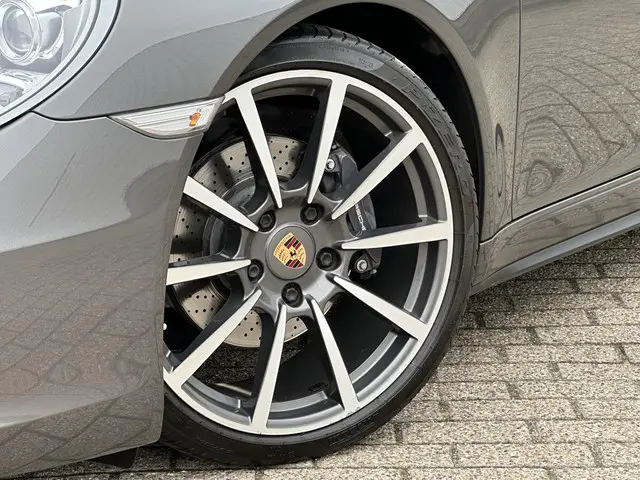 Porsche 911 Cabrio 3.4 Carrera 4 2013 Benzine 7