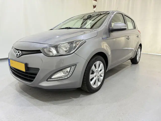 Hyundai i20 I-20 HB 1.2i i-Deal Airco NAP 2014 Benzine 29