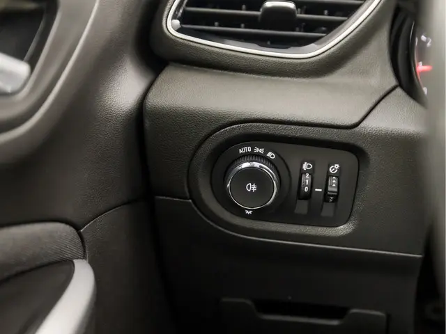 Opel Grandland X 1.2 Turbo Sport 2021 Benzine 23