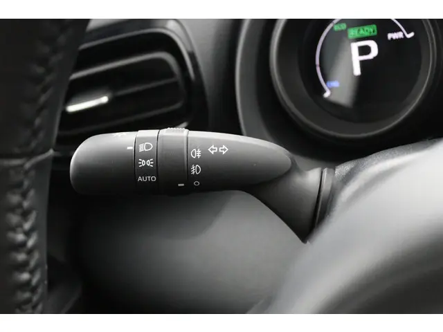 Toyota Yaris 1.5 Hybrid Dynamic 2022 Hybride Benzine 29