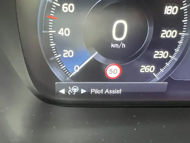 Volvo V90 2.0 D4 190 pk Momentum 2017 Diesel 30