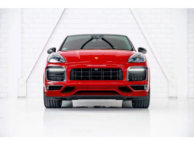 Porsche Cayenne 2