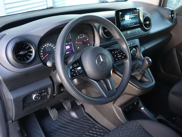 Mercedes-Benz Citan 110 CDI MBUX CAMERA 2024 Diesel 3