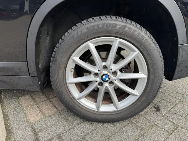 BMW X1 sDrive18i Executive 2018 Benzine 10