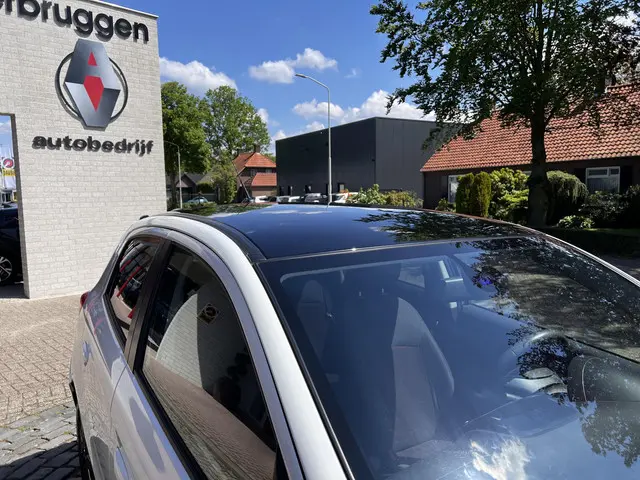 Mitsubishi Space Star 1.2 Connect Pro 2018 Benzine 35