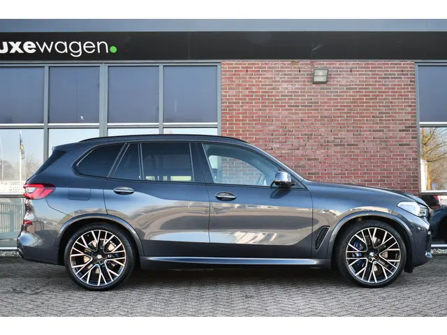 BMW X5 xDrive45e M-Sport 2021 Hybride Benzine 52
