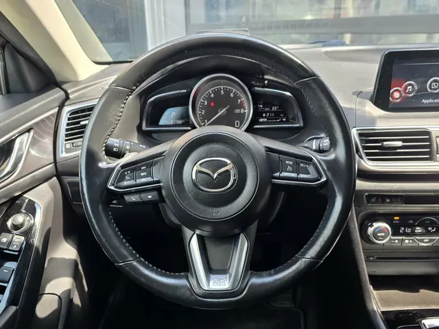 Mazda 3 2.0 SkyActiv-G 120 SkyLease GT 2018 Benzine 27