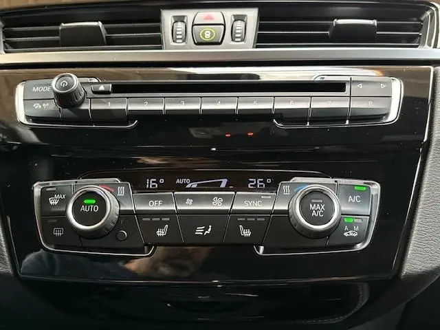 BMW X1 xDrive20i High Executive 2017 Benzine 24