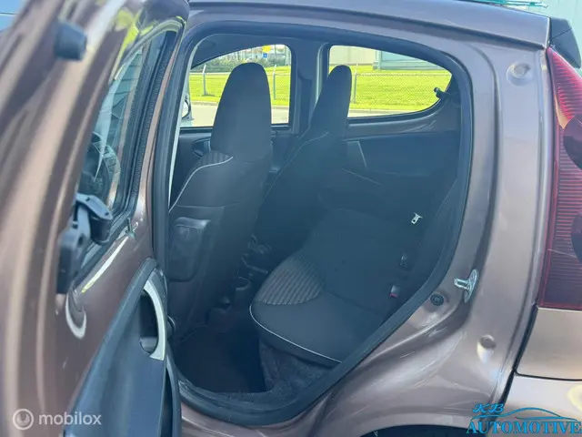 Peugeot 107 1.0 Active 2014 Benzine 10