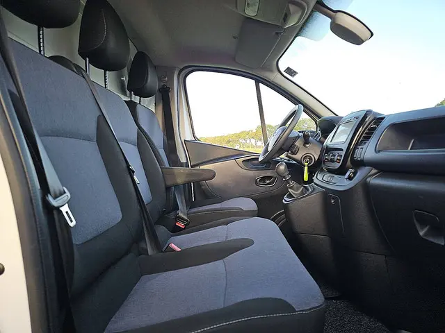 Opel Vivaro 1.6 2017 Diesel 7