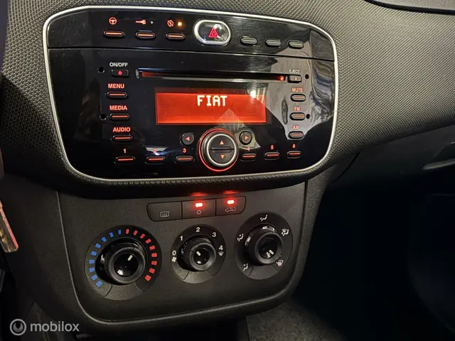 Fiat Punto Evo 1.2 8v * NW APK * Airco * 2013 Benzine 6