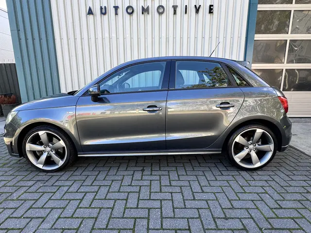 Audi A1 Sportback 1.4 TFSI S-Line 185PK / 2014 Benzine 16