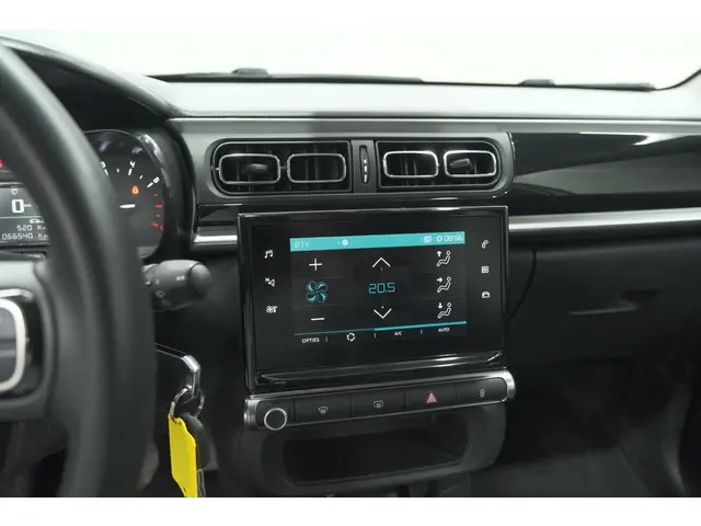 Citroën C3 PureTech 110 S&S Shine 2020 Benzine 55