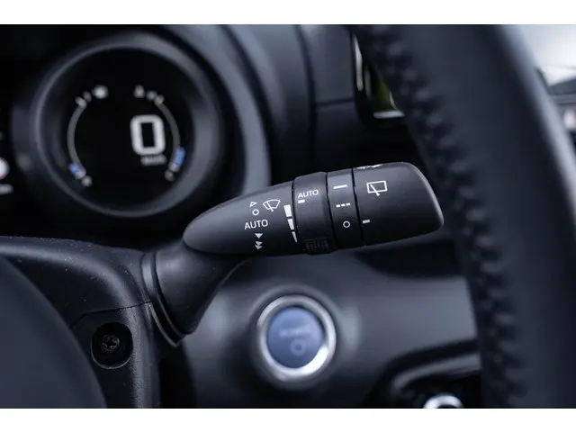 Toyota Yaris 1.5 Hybrid 115 Comfort 2022 Hybride Benzine 36