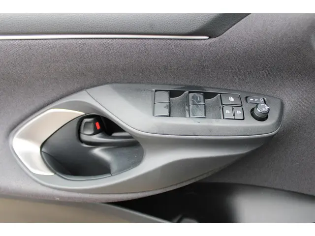 Mazda 2 Hybrid 1.5 Select 2023 Hybride Benzine 15