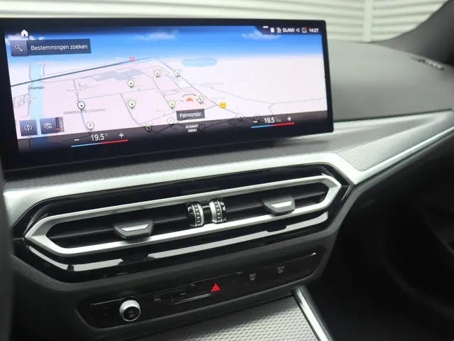 BMW 3 Serie Touring 330e 2024 Hybride Benzine 19