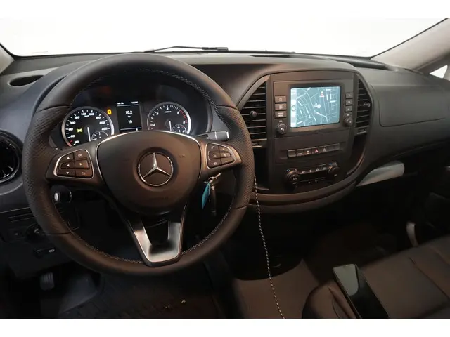 Mercedes-Benz Vito 114 CDI Lang 2023 Diesel 8