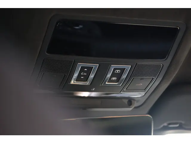 Land Rover Defender 110 4.4 P635 110 Octa 2025 Benzine 23