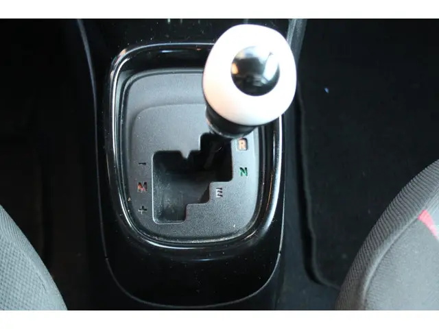 Peugeot 108 1.0 VTi Active Automaat 2015 Benzine 20