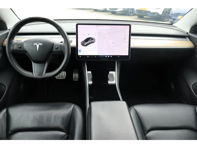 Tesla Model 3 2
